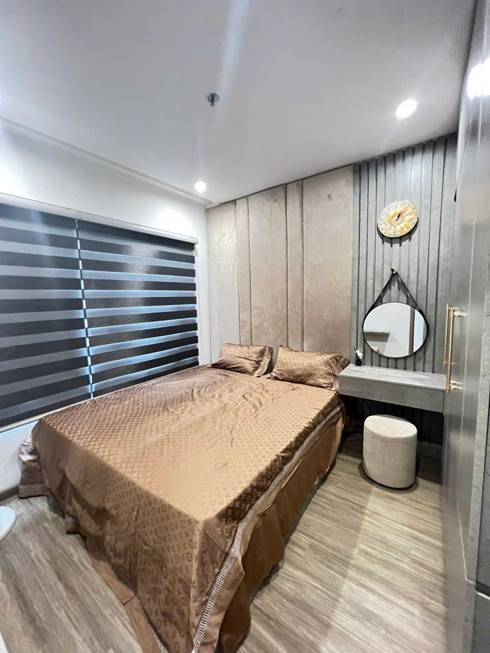 z6714044202080_0127d84cf6c0b0d26ae563ebef929f64